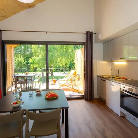 Village De Les Lambrilles *