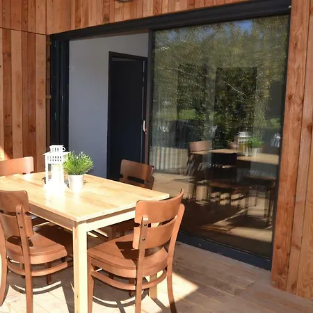 Village De Les Lambrilles