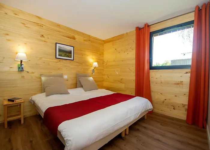 Village De Les Lambrilles * La Bastide-de-Sérou