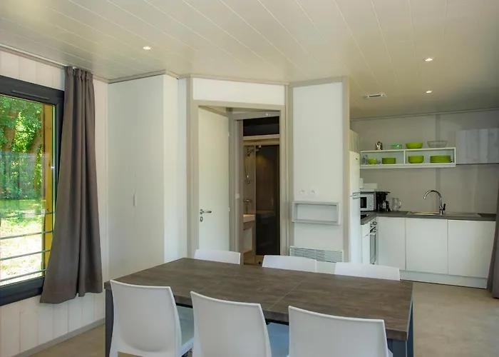 Village De Les Lambrilles * La Bastide-de-Sérou