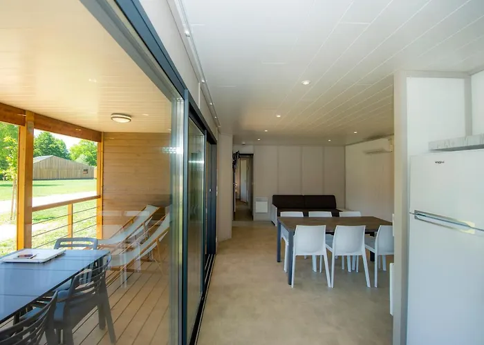 Village De Les Lambrilles Ferienhaus *